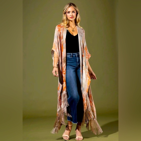 Bohemian Nottingham Fringe Kimono with Floral Pattern - Picture 6 of 9